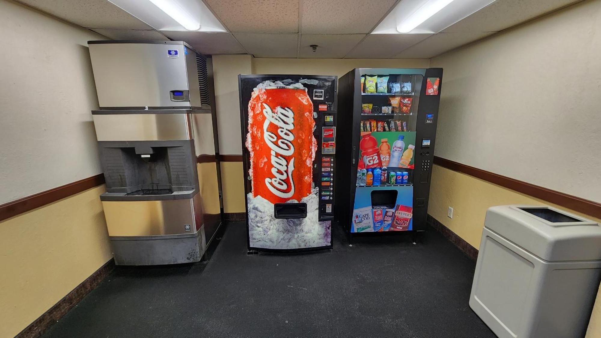Katahdin Inn & Suites Millinocket Kültér fotó