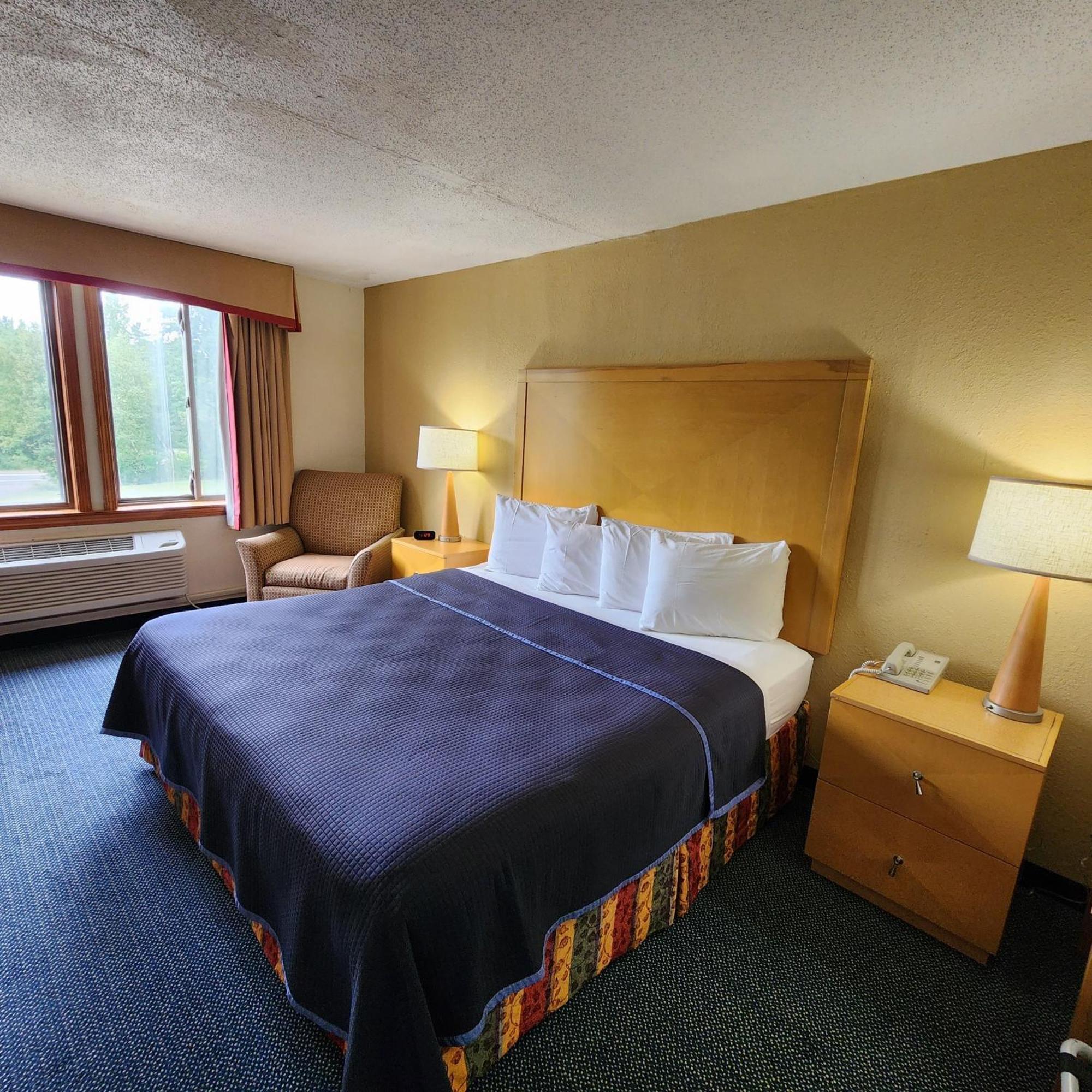 Katahdin Inn & Suites Millinocket Kültér fotó