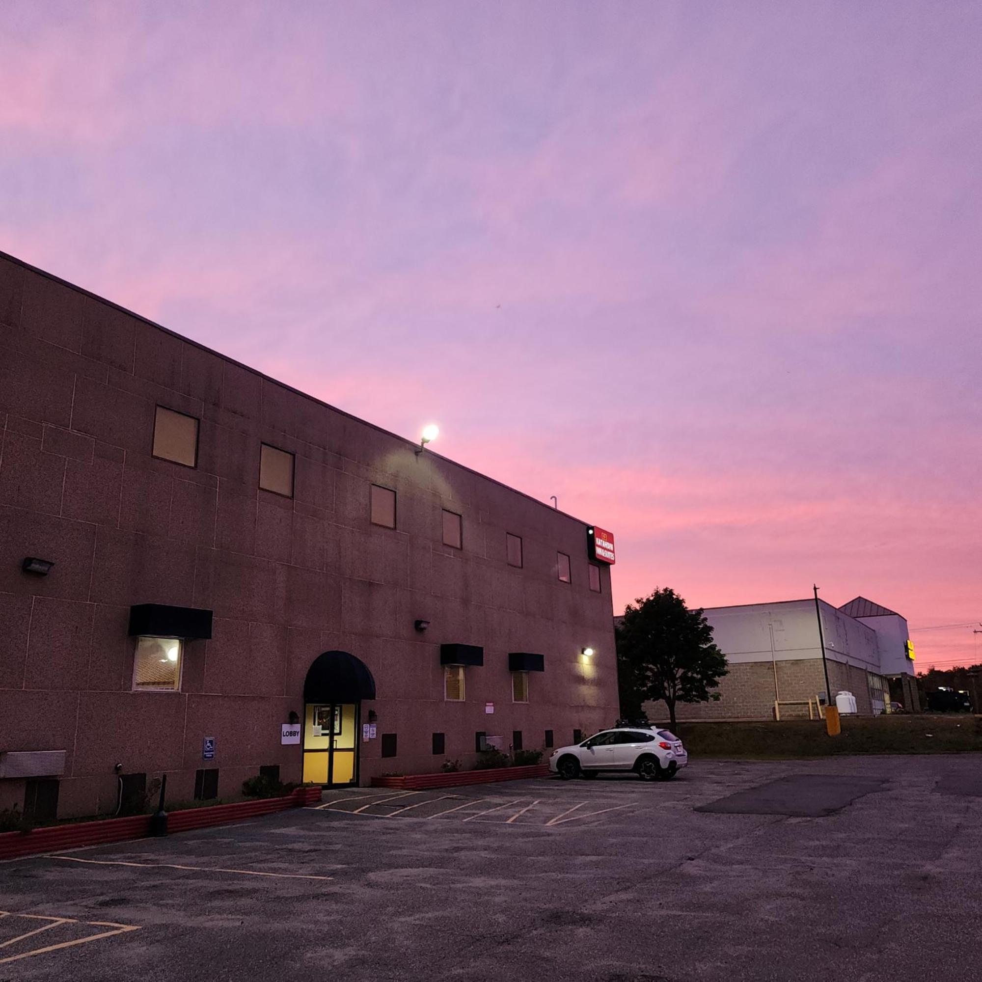 Katahdin Inn & Suites Millinocket Kültér fotó