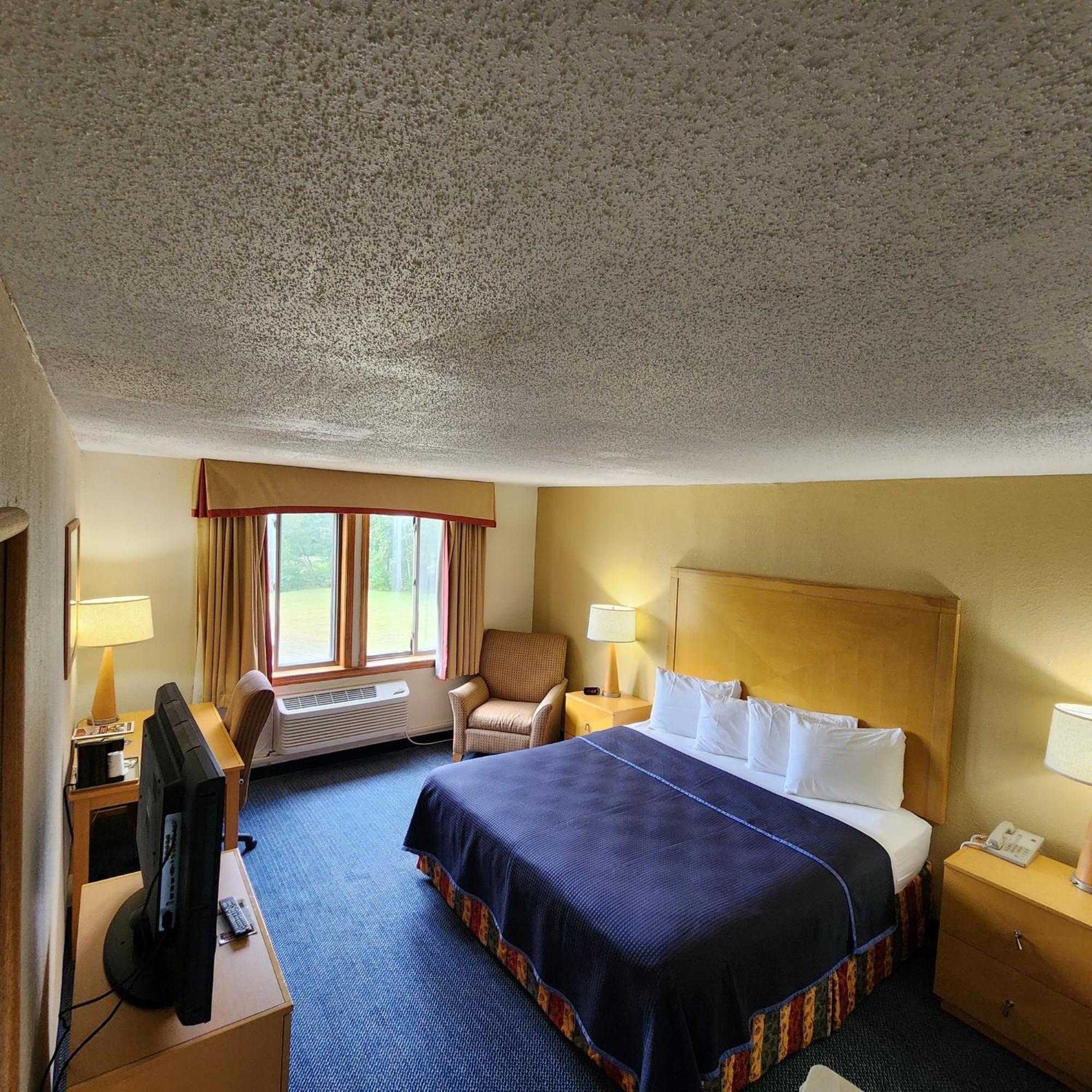 Katahdin Inn & Suites Millinocket Kültér fotó