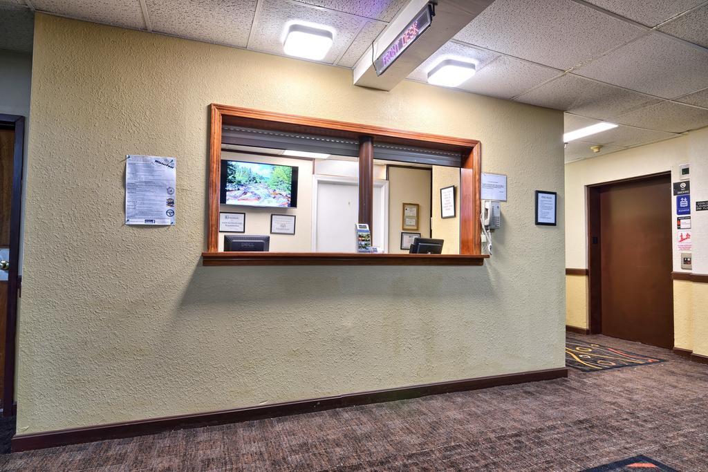 Katahdin Inn & Suites Millinocket Kültér fotó