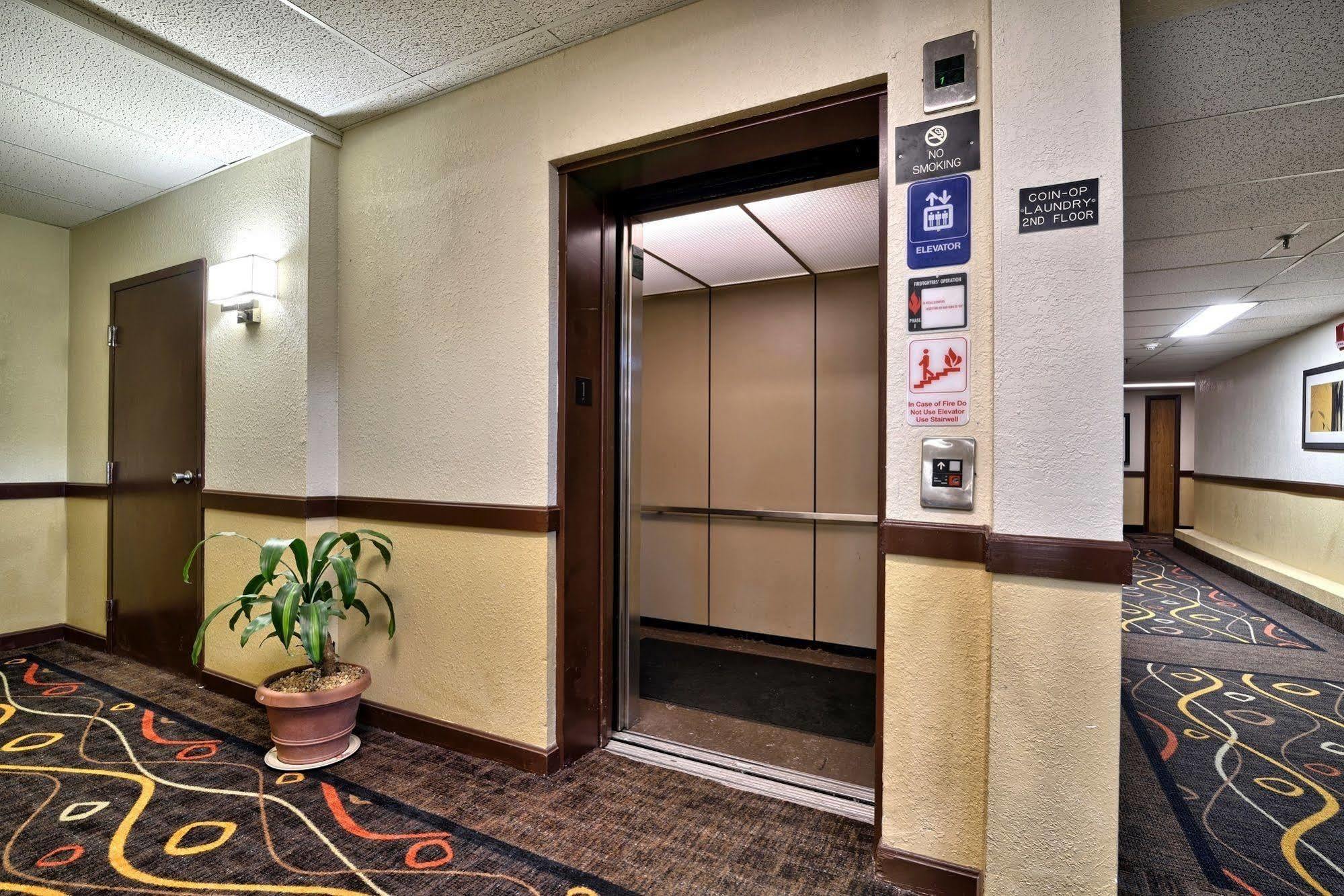 Katahdin Inn & Suites Millinocket Kültér fotó
